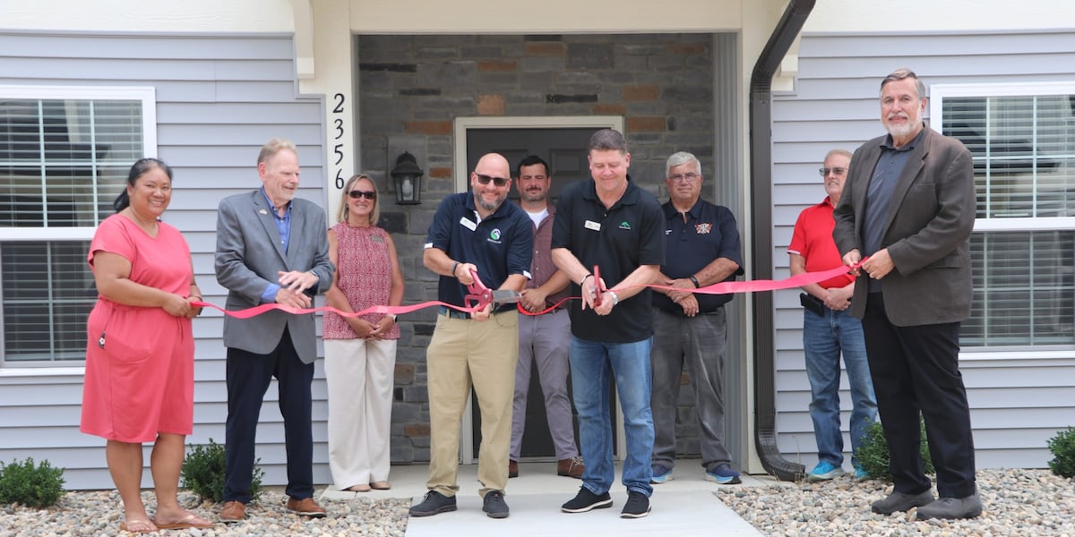 Mayor Steve McMichael hosts ribbon-cutting for new luxury townhomes in New Haven