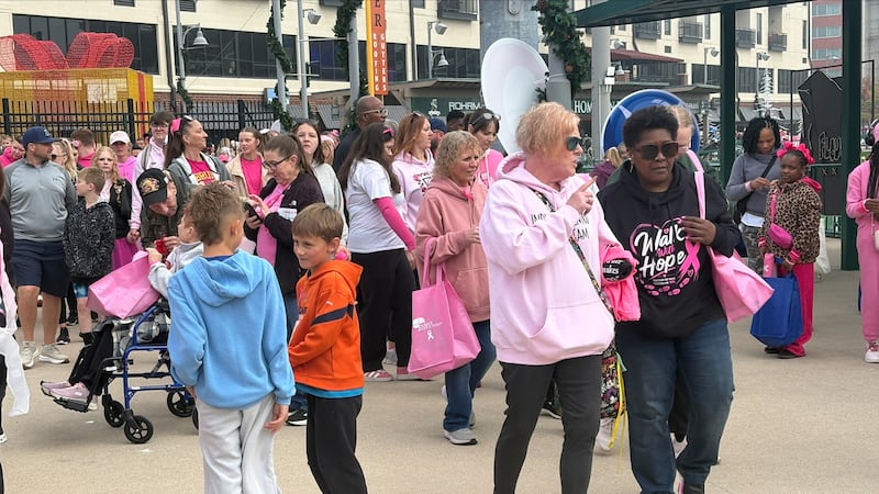 American Cancer Society hosts fundraising walk for breast cancer in Fort Wayne