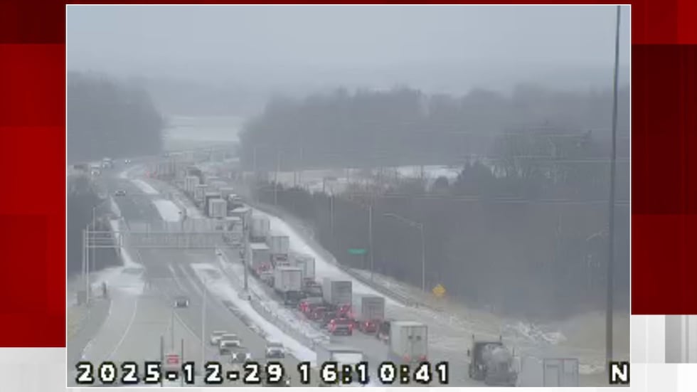 Crash along northbound I-469, between North River and Stellhorn Roads.