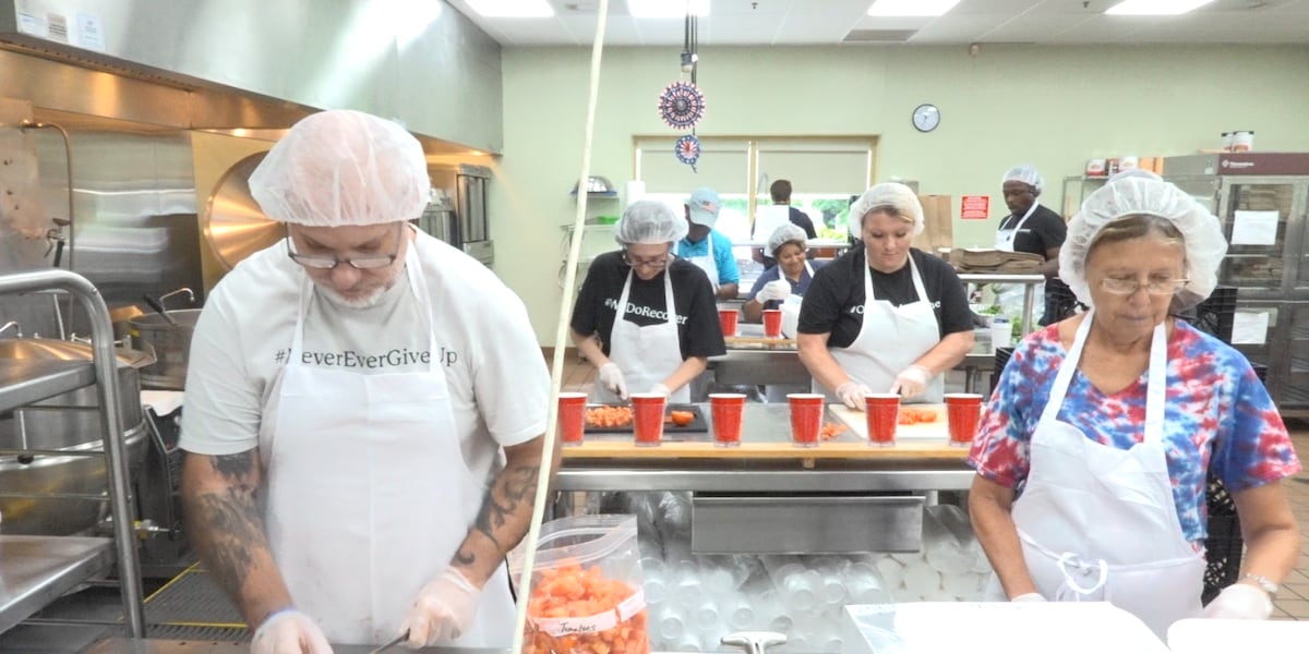Avenues Recovery alumni put purpose behind meals at St. Mary’s Soup Kitchen
